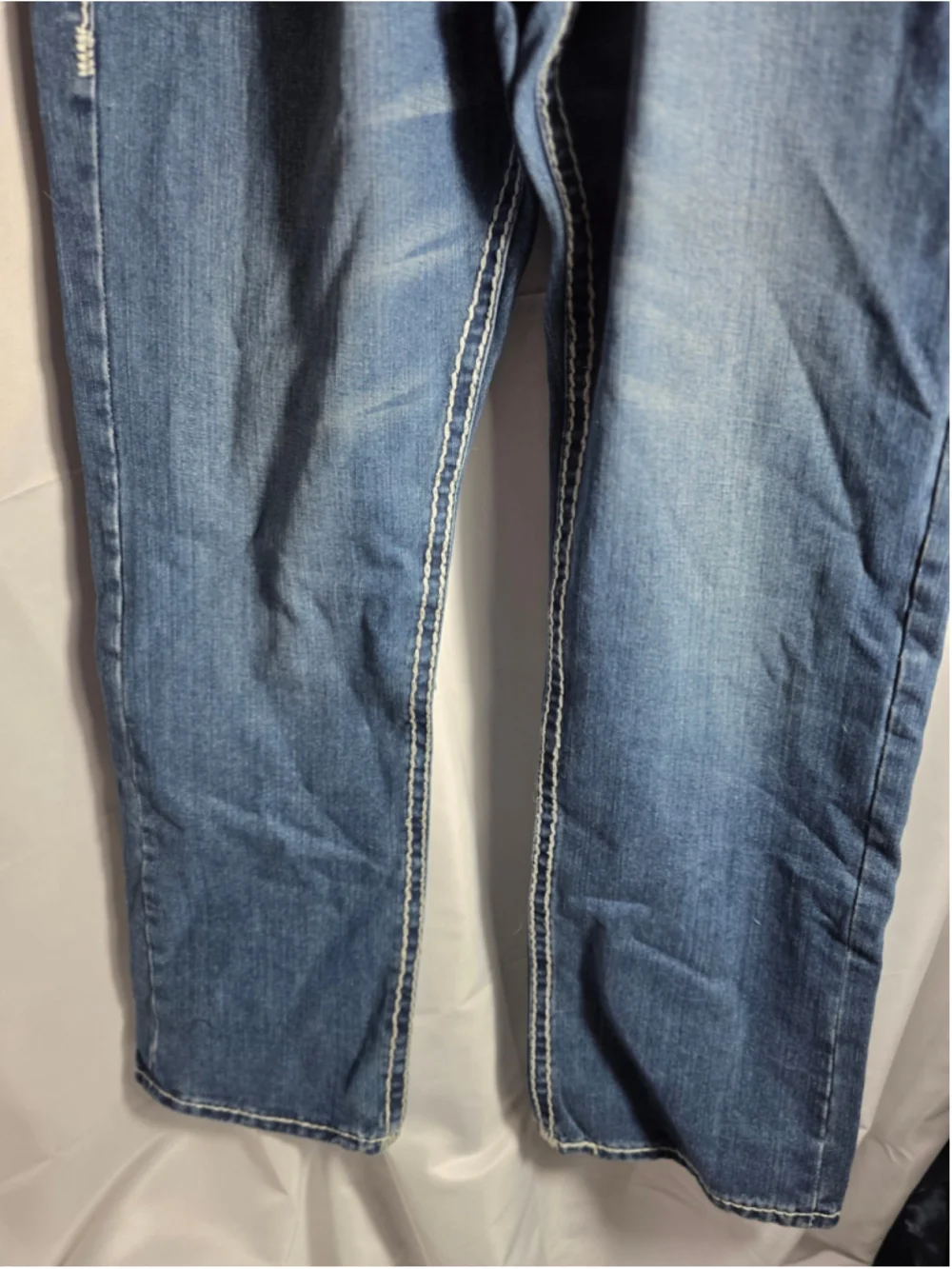 Men's True Religion Straight Jeans Waist 42 Blue White Designer preppy trendy